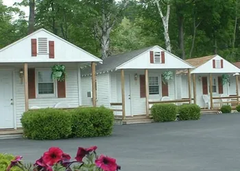 Seven Dwarfs Motel and Cabins hotel thumbnail 7