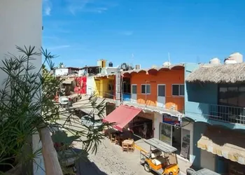 Casa Nayar hotel thumbnail 3