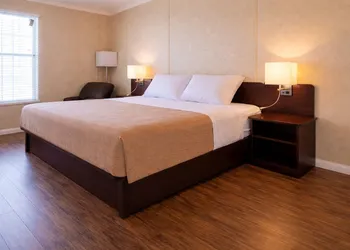 Shale Lodge Pleasanton hotel thumbnail 8