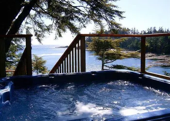 Reef Point Oceanfront B & B hotel thumbnail 2