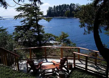Reef Point Oceanfront B & B hotel thumbnail 5