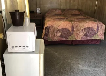 Coronado West Motel hotel thumbnail 4