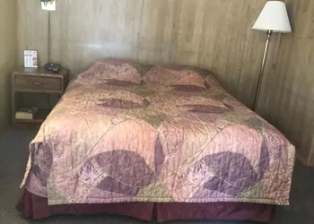 Coronado West Motel hotel thumbnail 6