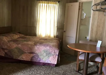 Coronado West Motel hotel thumbnail 7
