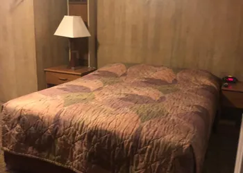 Coronado West Motel hotel thumbnail 8
