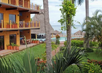 Las Cabanas Del Capitan hotel thumbnail 2