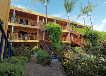 Las Cabanas Del Capitan hotel thumbnail 3