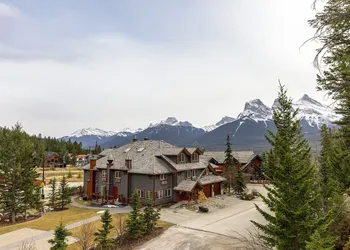 Creekside Villa hotel thumbnail 2