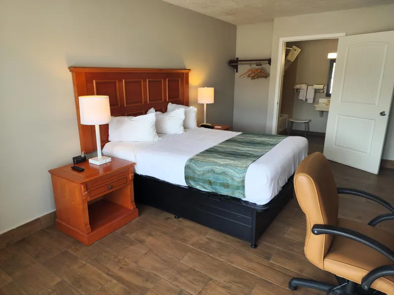 Days Inn by Wyndham Hardeeville Near Hilton Head hotel detail image 6