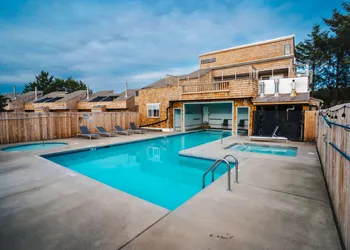 Surfcrest Resort hotel thumbnail 2