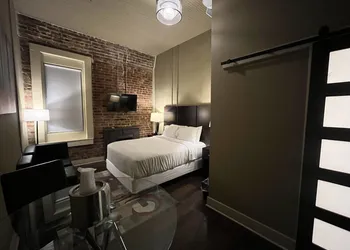 The Skylight hotel thumbnail 8