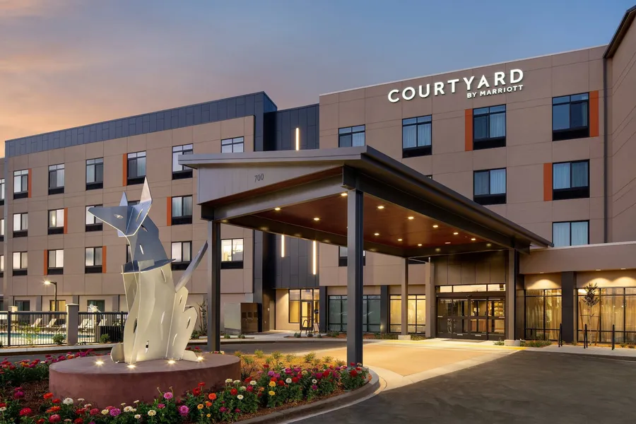 Courtyard by Marriott Petaluma Sonoma County hotel detail image 2