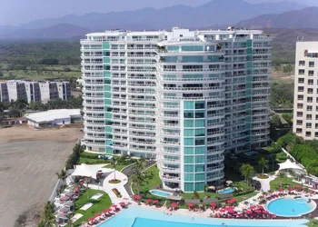Bay View Grand Marina 3BR hotel thumbnail 2