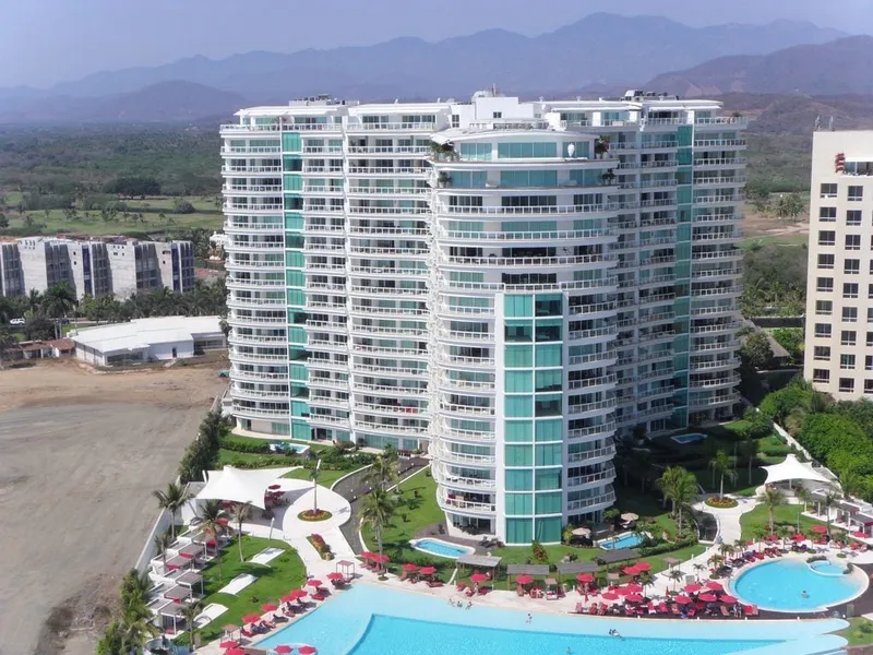 Bay View Grand Marina 3BR hotel detail image 2