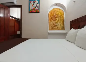 Beach House Hotel hotel thumbnail 6