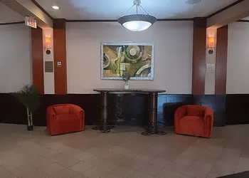 Clarion Hotel & Suites hotel thumbnail 2