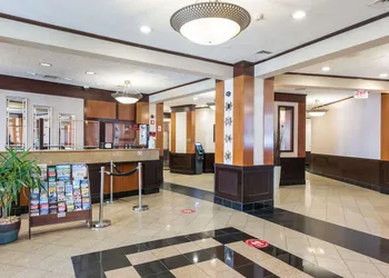 Clarion Hotel & Suites hotel thumbnail 3