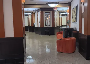 Clarion Hotel & Suites hotel thumbnail 4