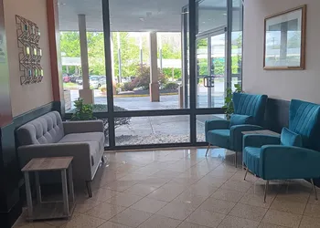 Clarion Hotel & Suites hotel thumbnail 6