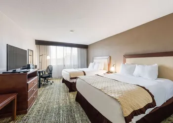 Clarion Hotel & Suites hotel thumbnail 8