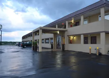 Motel 75 Monroe hotel thumbnail 6