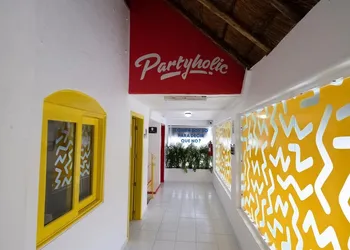 Hotel Partyholic hotel thumbnail 2