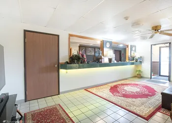 American Inn hotel thumbnail 2