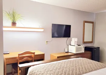 American Inn hotel thumbnail 6