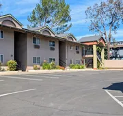 Olive Tree Inn & Suites, a Howard Johnson by Wyndham hotel detail image 7