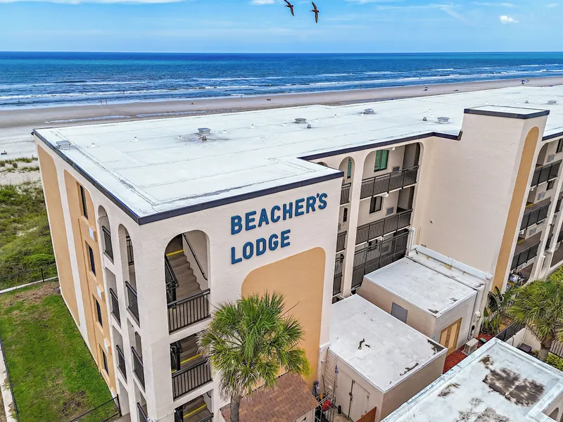 Beacher's Lodge Oceanfront Suites hotel detail image 2