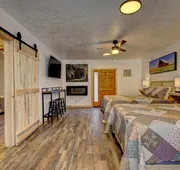 Alpine Lodge and RV hotel detail image 7