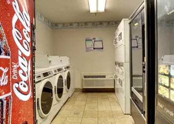 InTown Suites Extended Stay Nashville TN Madison hotel thumbnail 2
