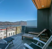 ALOFT Airy Design Townhouse with Columbia River View by RedAwning hotel detail image 3