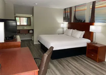 Days Inn by Wyndham Ozark hotel thumbnail 8