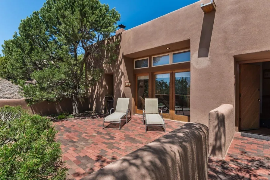 Acoma - Majestic Views, Near the Santa Fe Opera and Four Seasons in Tesuque hotel detail image 2