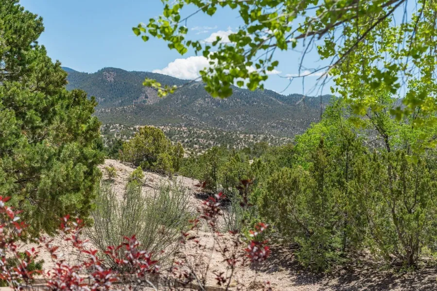 Acoma - Majestic Views, Near the Santa Fe Opera and Four Seasons in Tesuque hotel detail image 6