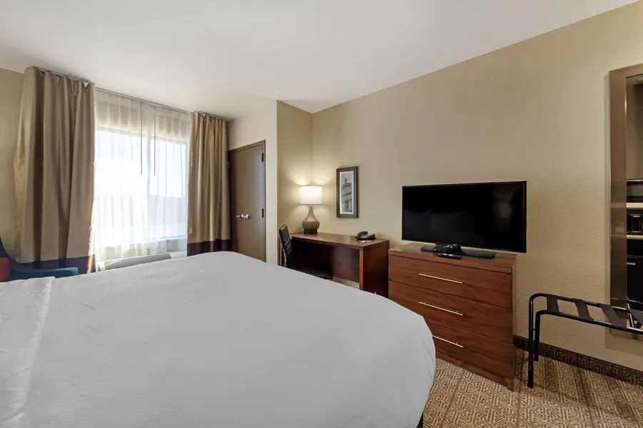 Comfort Inn & Suites Harrah hotel detail image 6