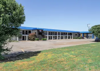 Lonestar Inn & Suites Erick OK - Hwy 40 BY OYO hotel thumbnail 3