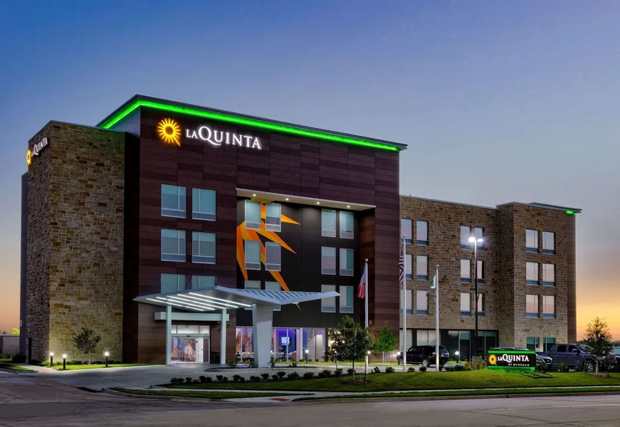La Quinta Inn & Suites by Wyndham Terrell hotel detail image 2
