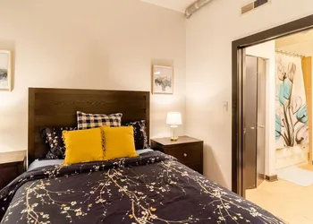 Cozy Atlantic Station Midtown Loft hotel thumbnail 6