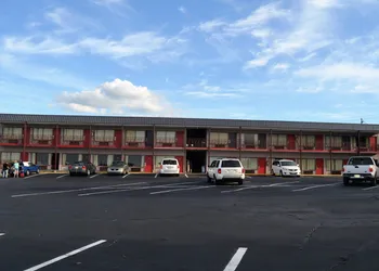 I-26 Inn hotel thumbnail 3
