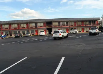 I-26 Inn hotel thumbnail 4