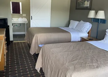 I-26 Inn hotel thumbnail 7