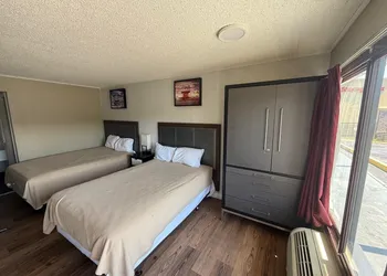 I-26 Inn hotel thumbnail 8