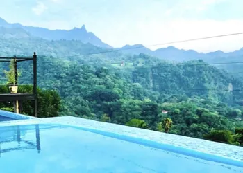 Rooftop Xilitla hotel thumbnail 2