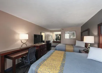 Colonial Inn hotel thumbnail 5