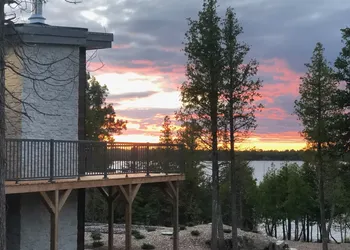 Stone Cove Waterfront Adults Only B&B hotel thumbnail 4
