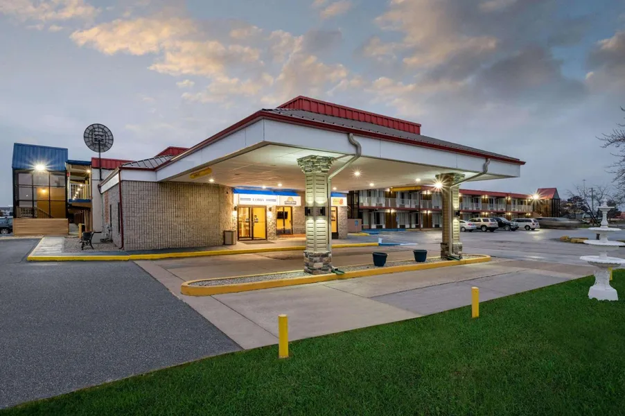 Days Inn by Wyndham Perrysburg/Toledo hotel detail image 6