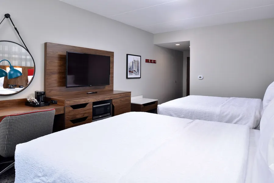 Hampton Inn & Suites Greensboro Downtown hotel detail image 6
