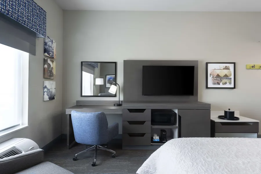 Hampton Inn & Suites St. Charles Old Town Area hotel detail image 6